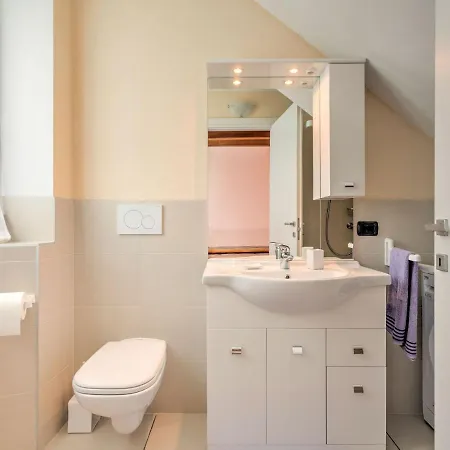 Nyaraló Escape Gravedona